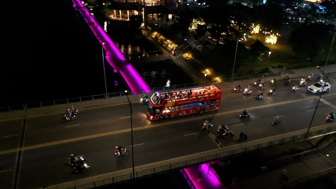Tour đêm lung linh, lãng mạn – chiêm ngưỡng Huế rực rỡ dưới ánh đèn